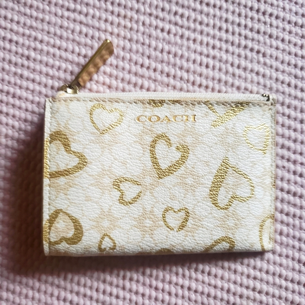 Coach Mini Skinny ID Case in Signature Canvas with Heart Print - Picture 2 of 9